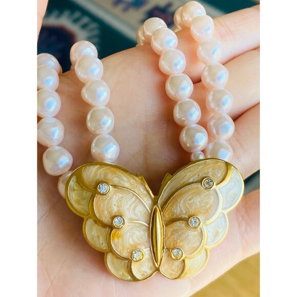 Kenneth Jay Lane for Avon pearl and butterfly necklace - Picture 2 of 4